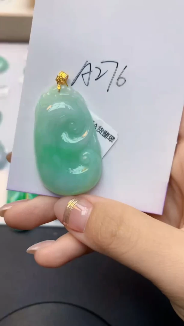 颈饰18K金镶嵌翡翠天然A货缅甸翡翠百元以上9元证书费自理