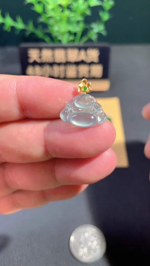 颈饰18K金镶嵌翡翠翡翠