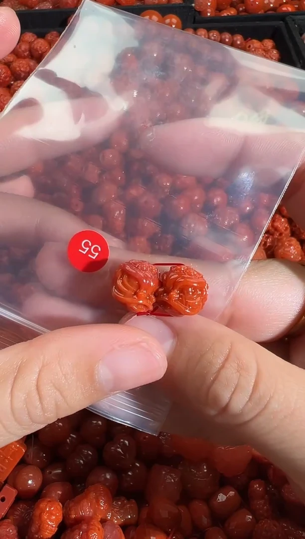 颈饰未镶嵌南红玛瑙1