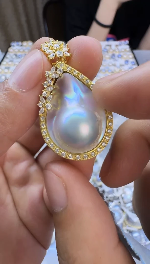 银S925镶嵌拼合珍珠（马贝珠）颈饰马贝吊坠