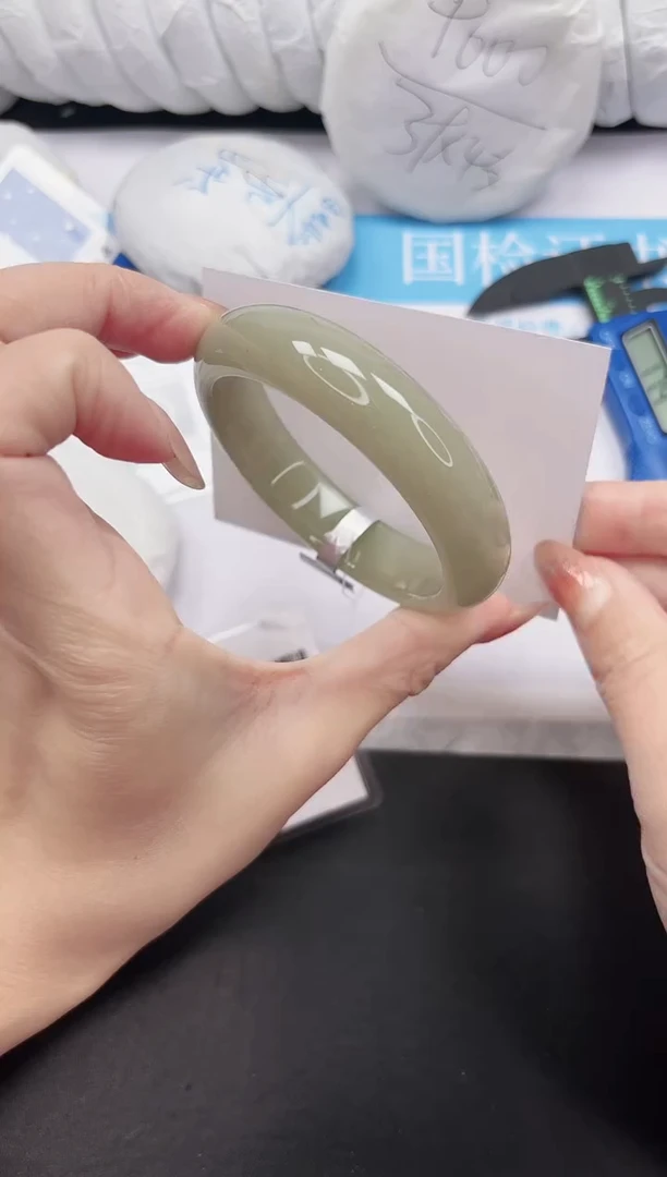 未镶嵌手镯石英质玉138-56.7DKDK