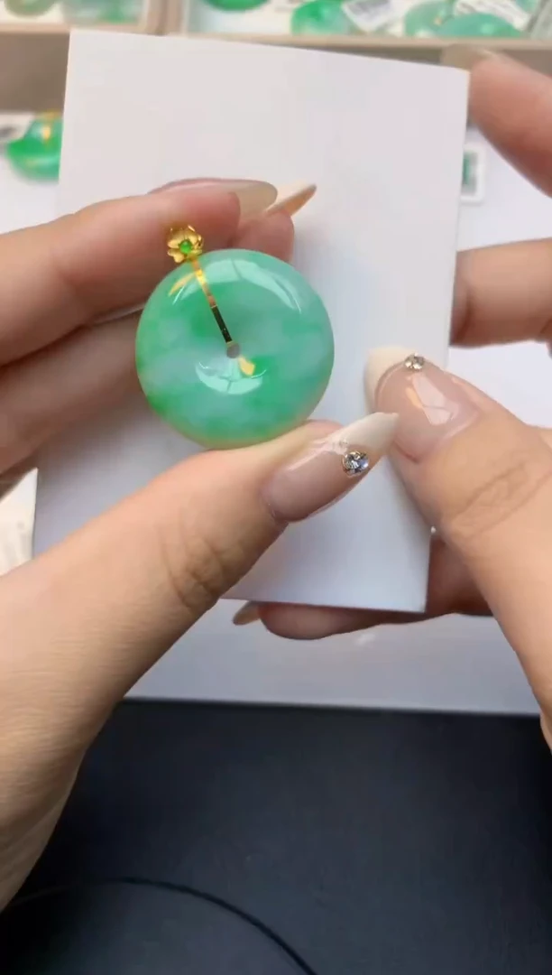 颈饰18K金镶嵌翡翠天然A货翡翠百元以上9元证书费自理