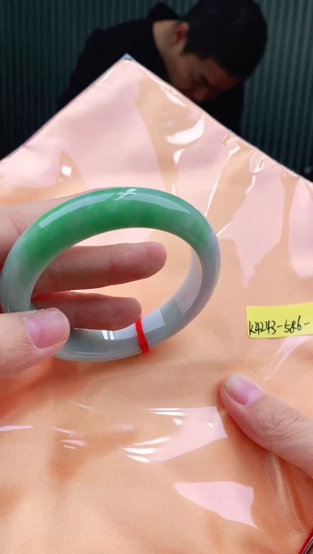 未镶嵌手镯翡翠58+