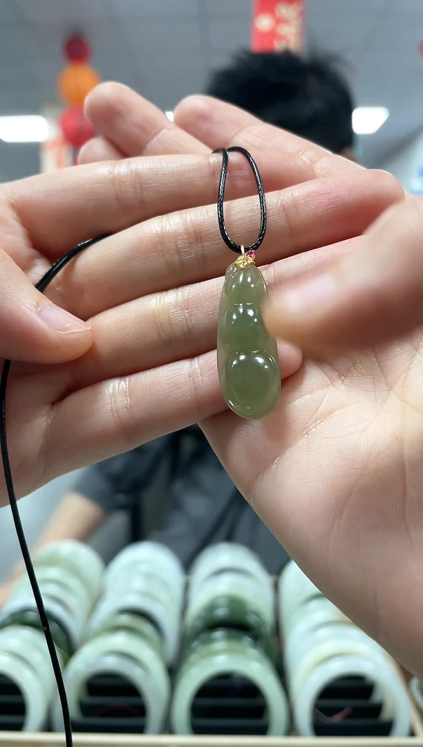 【闪购商品】和田玉颈饰18K金镶嵌挂件一件