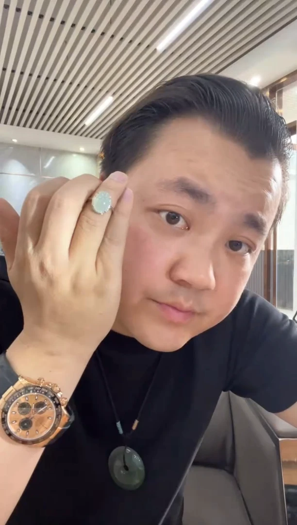 翡翠手镯未镶嵌戒指