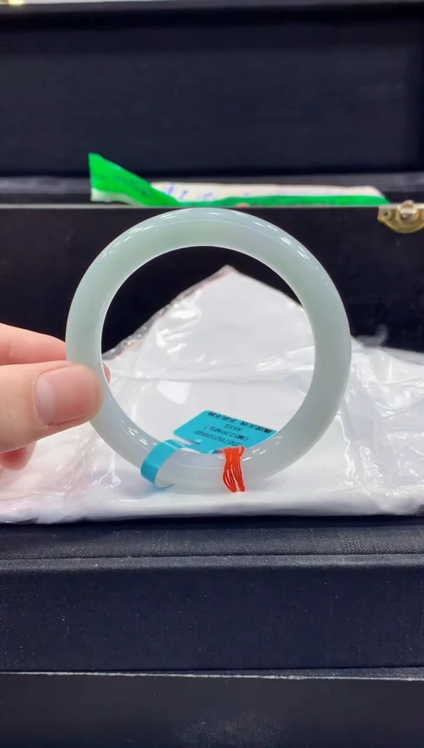 未镶嵌手镯翡翠翡翠手镯