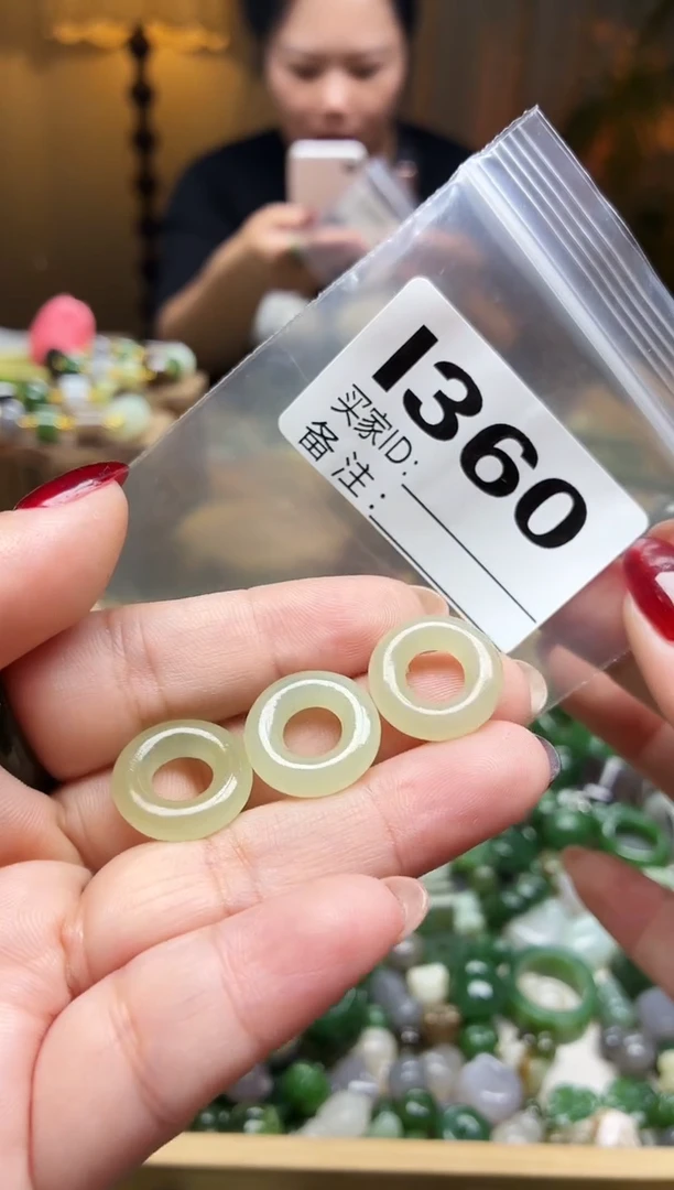 颈饰未镶嵌和田玉3个