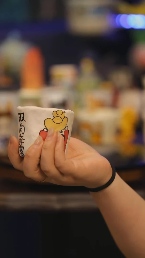 【闪购商品】摆件景德镇釉下彩绘设计师款式陶瓷
