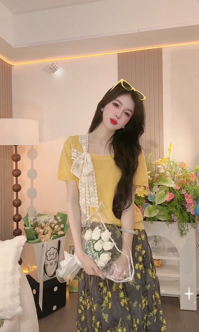 【花花专属】气质拼接蕾丝短袖显瘦百搭夏季纯色气质休闲方领韩版