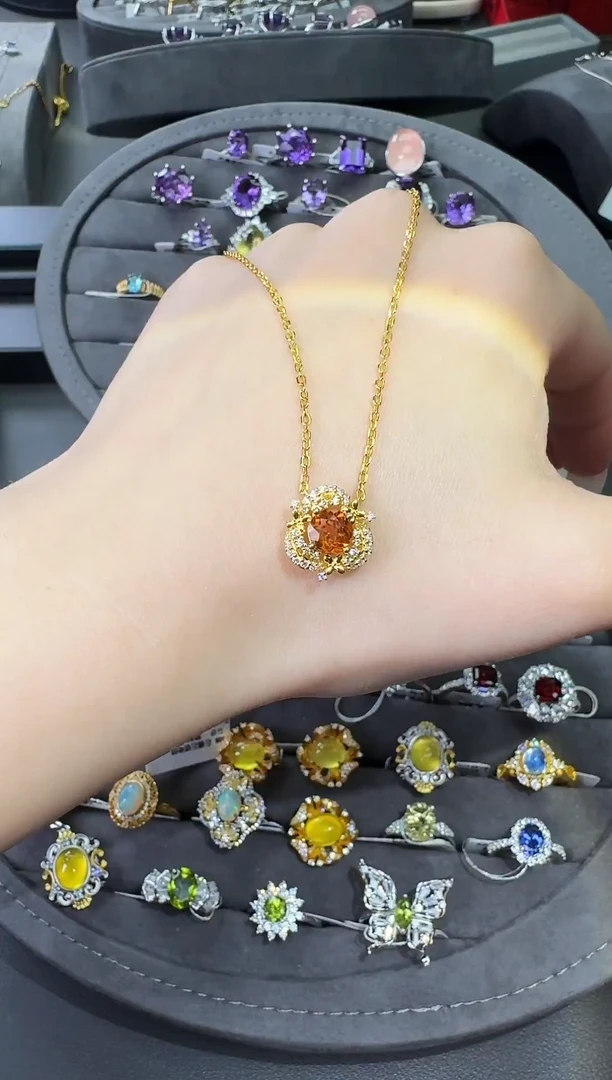 吊坠(赠链)银S925镶嵌石榴石（芬达石）不低于1.0ct【七天鉴赏期】