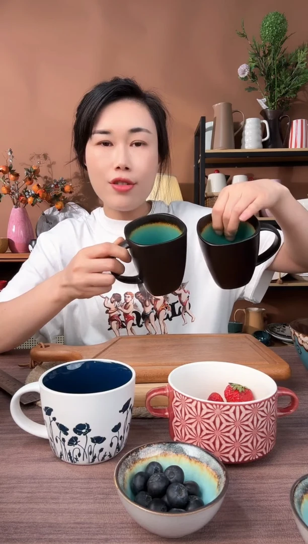 瓷片冰裂纹方杯2只微瑕