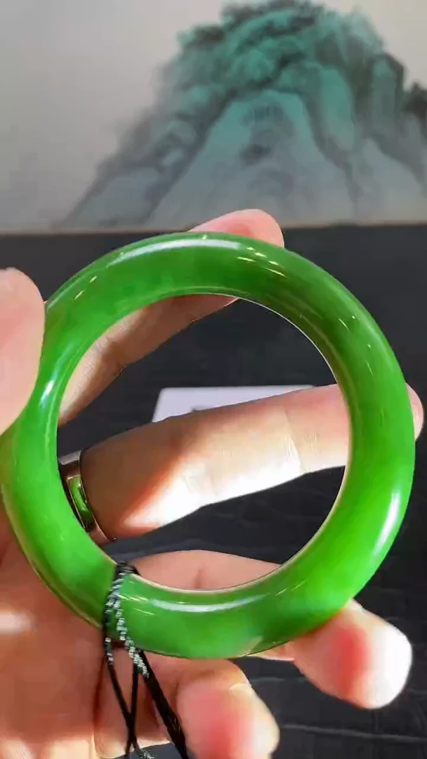和田玉（碧玉）手镯未镶嵌ঞ****℘一个