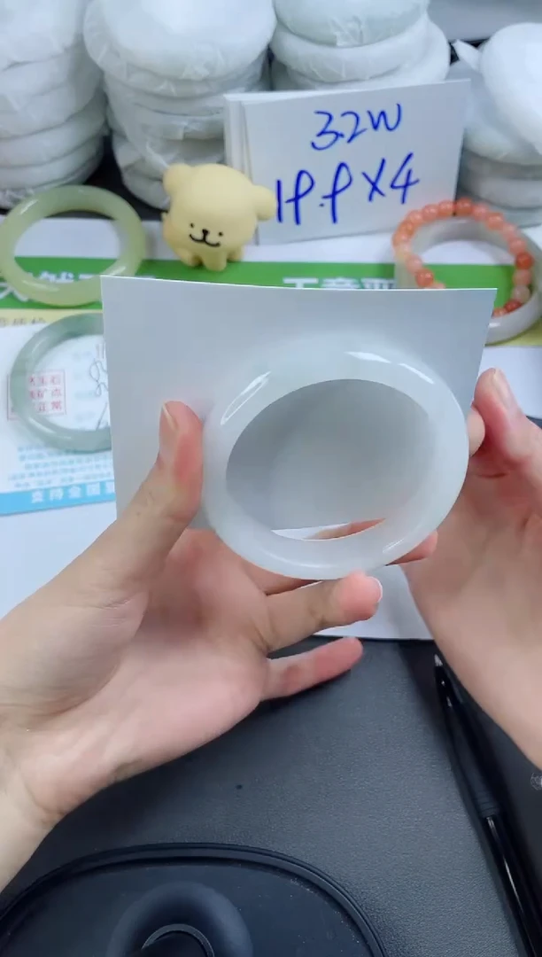 【闪购商品】石英质玉手镯未镶嵌198-55.3