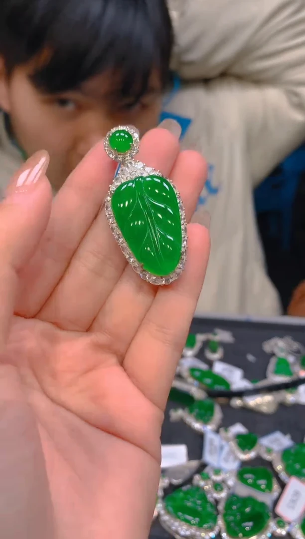 【闪购商品】定制翡翠未镶嵌86定制翡翠 多样性发货（发其一）