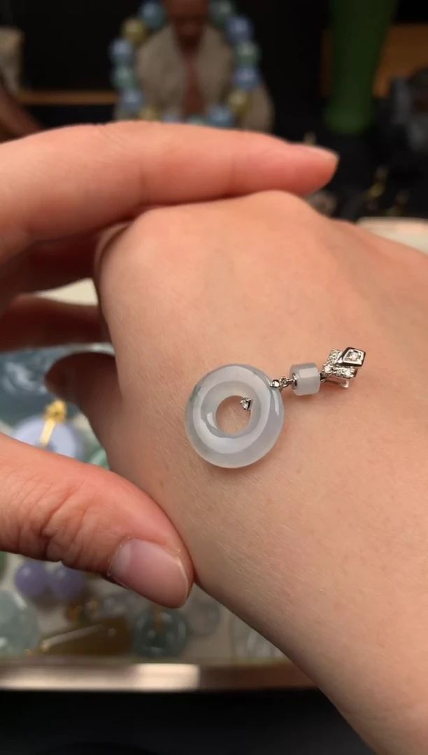 吊坠(不含链)18K金镶嵌翡翠吊坠