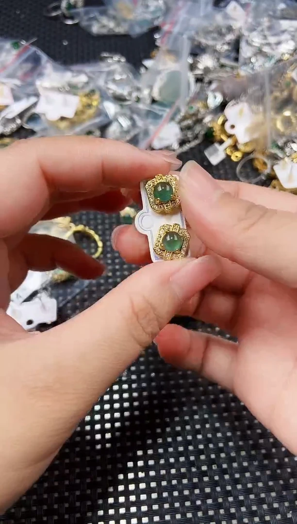 翡翠未镶嵌耳饰1111111111