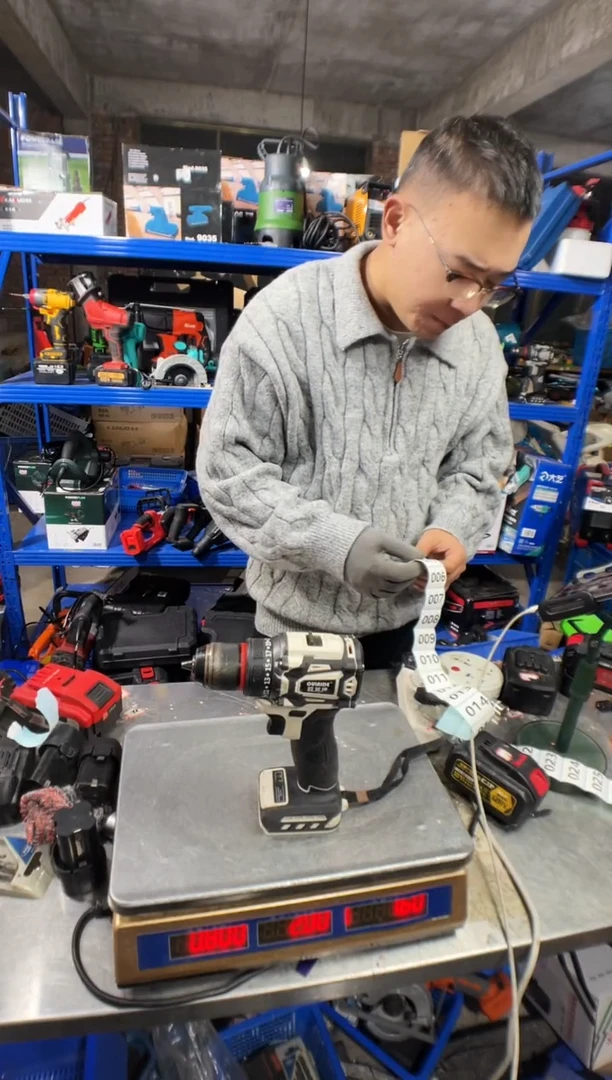 浪****。 二手工具听讲解看图片下单 没有运费险005