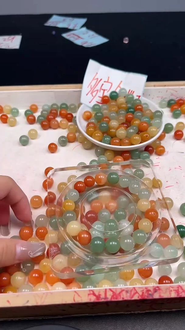 未镶嵌散珠石英质玉（金丝玉）N164卡8MM25颗