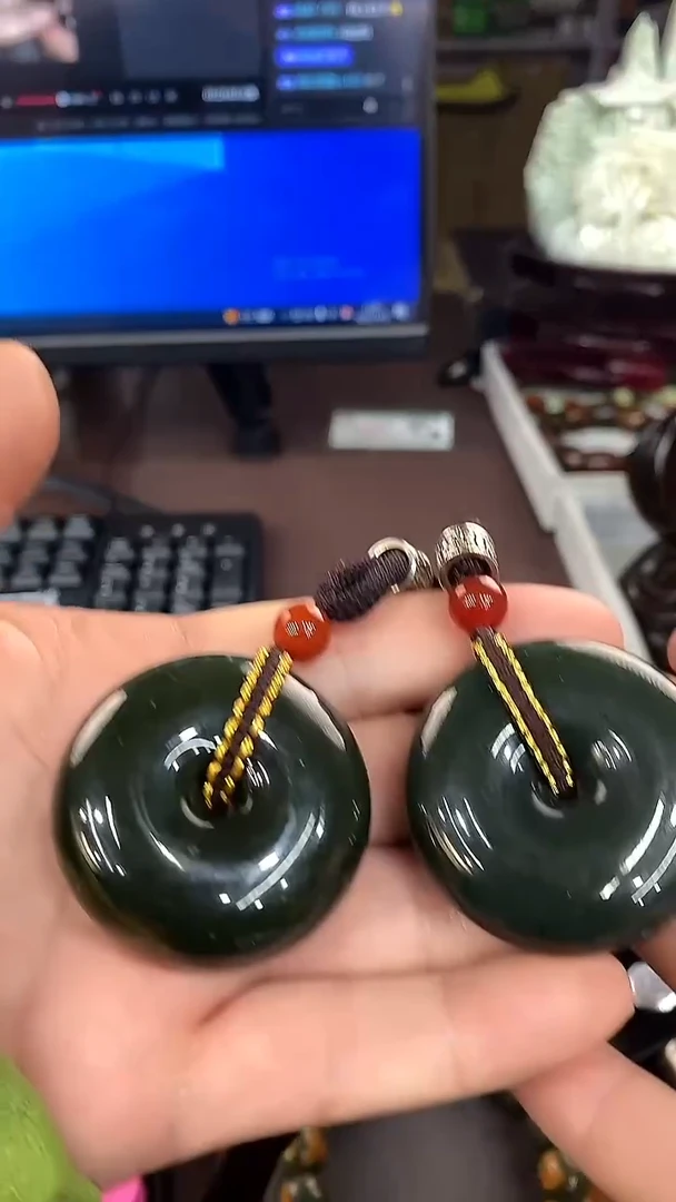 颈饰未镶嵌透闪石质玉多样式发货随机发一