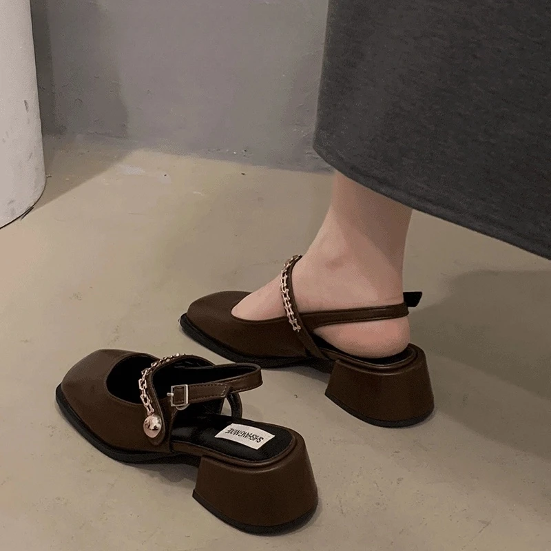 梦孜百丽仙女风包头凉鞋2025夏季新款法式绝美气质中跟小皮鞋