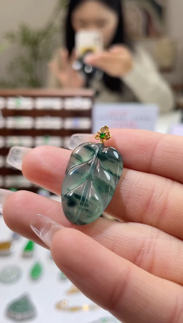 吊坠(不含链)18K金镶嵌翡翠叶子