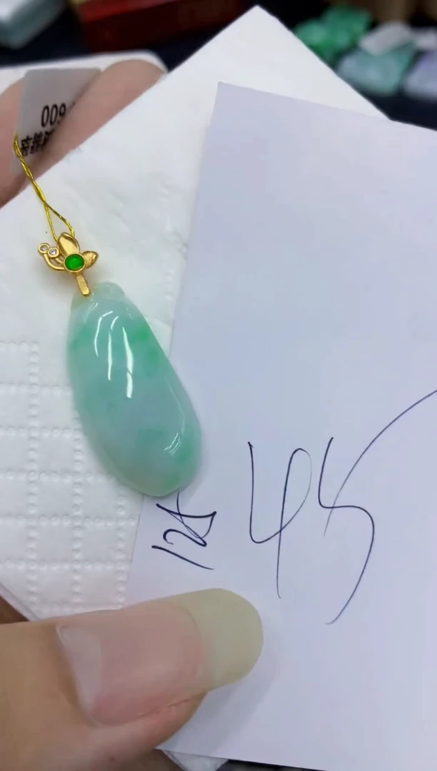 翡翠未镶嵌颈饰1111111111111