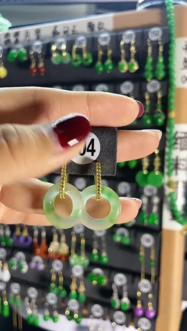 【闪购商品】翡翠耳饰银S925镶嵌104....