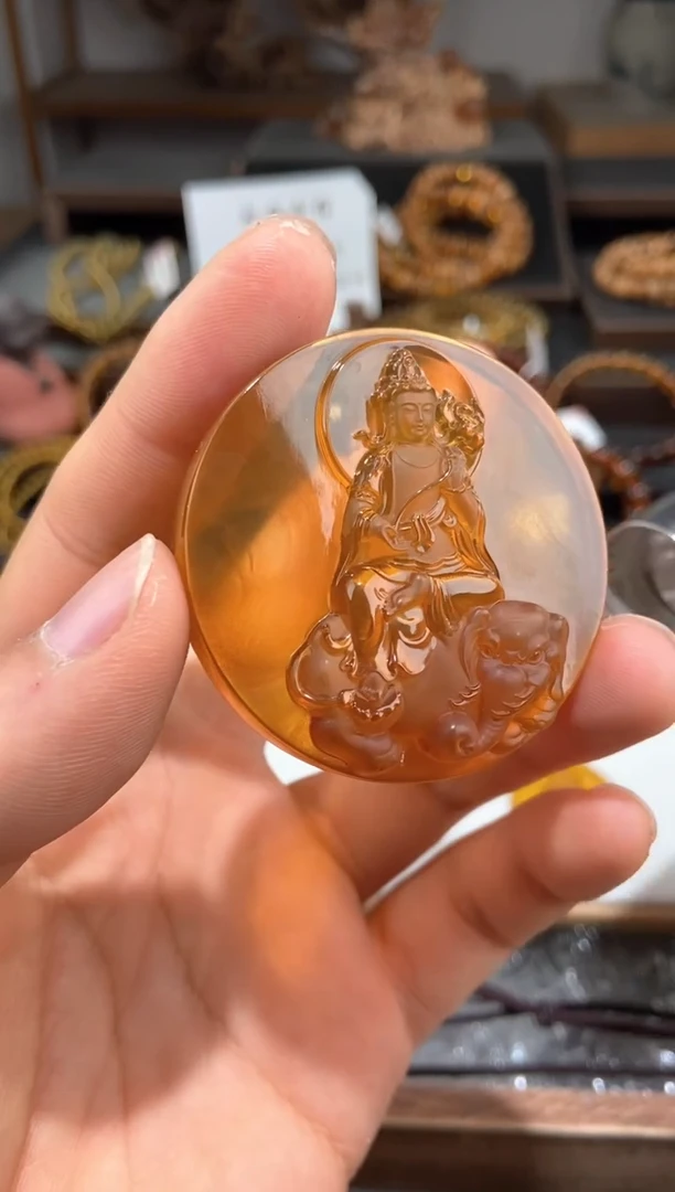 未镶嵌颈饰琥珀金棕珀普贤菩萨