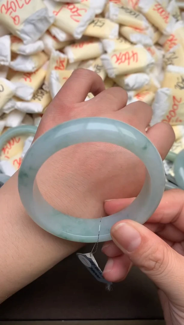 翡翠挂件未镶嵌—56圈7