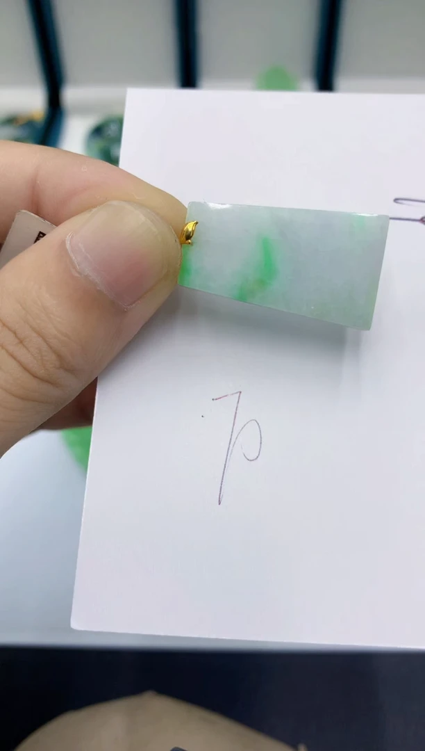 颈饰18K金镶嵌翡翠翡翠