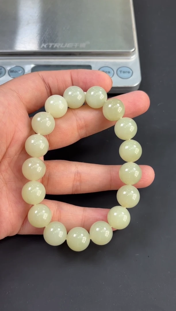 手串未镶嵌和田玉若羌微色差卡12手串