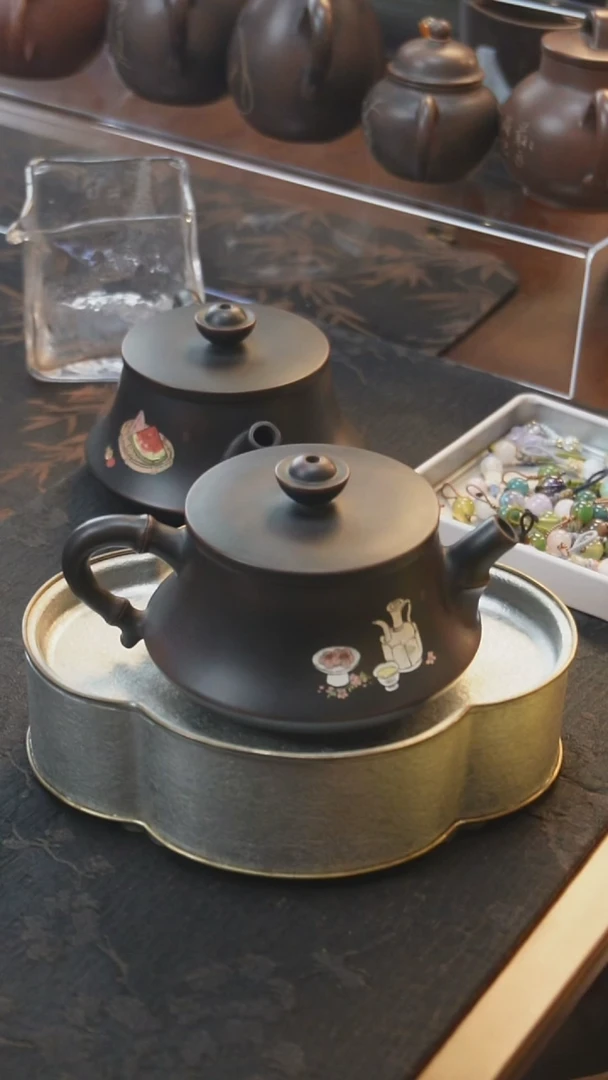 广西钦州坭兴陶还原烧