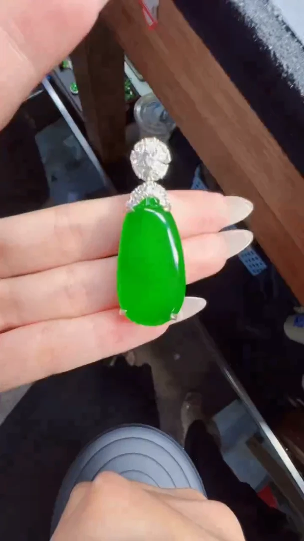 未镶嵌定制翡翠翡翠A货有轻微色差属于正常现象，福瓜多样性发货1