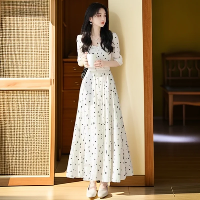 温柔气质长裙白色连衣裙夏季新款女收腰显瘦法式不撞款波点