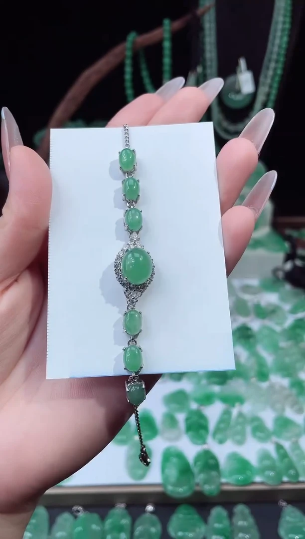 吊坠(赠链)合金石英质玉（非洲翠）13.83蛋面手串