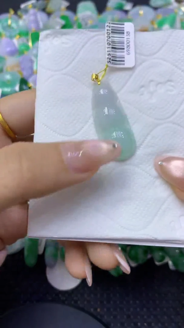 颈饰未镶嵌翡翠天然缅甸翡翠A货