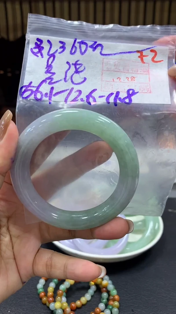 未镶嵌定制翡翠?**?毛货需精细抛光+拍一发一+72