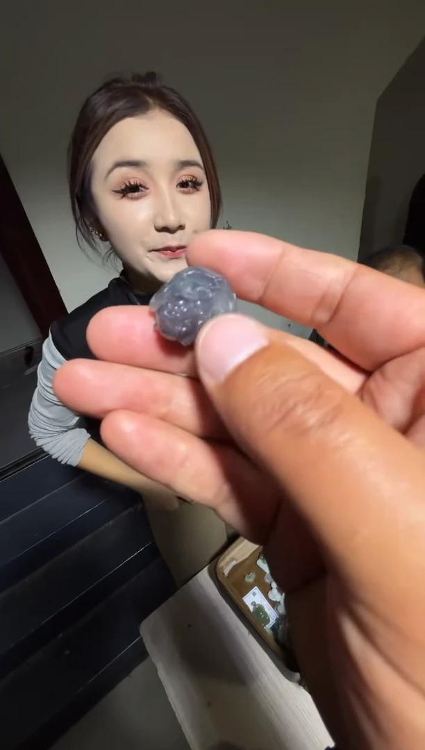 未镶嵌和田玉（糖玉）挂件和田玉