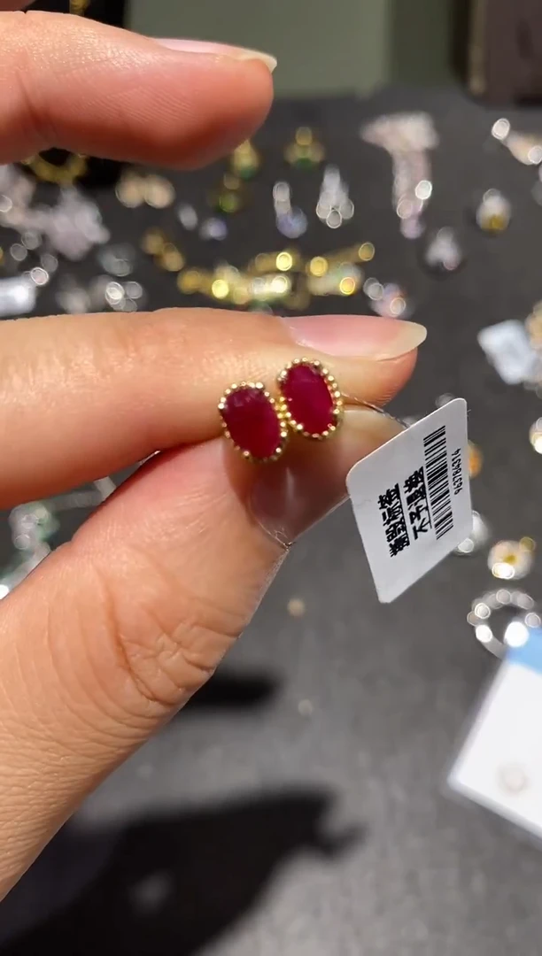 银S925镶嵌耳饰红宝石耳钉