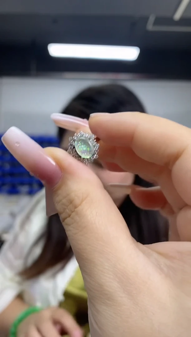 欧泊未镶嵌戒指多样性发其一颜色微差