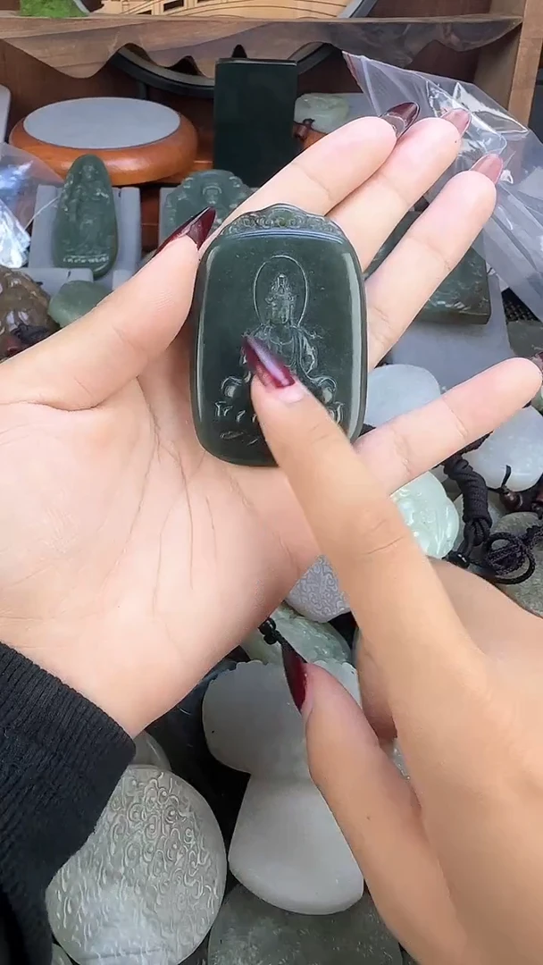 颈饰未镶嵌和田玉1