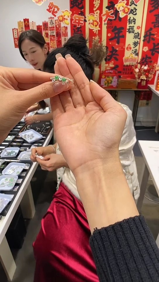 【闪购商品】翡翠吊坠(不含链)银S925镶嵌耳钉