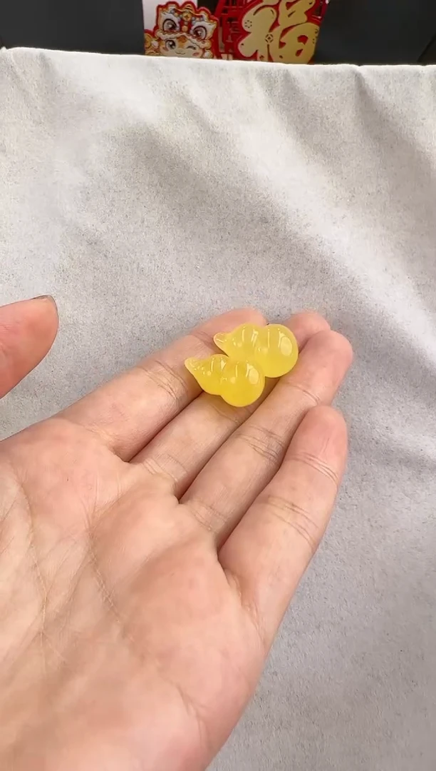 【闪购商品】琥珀裸石未镶嵌10130023-手机坠 多样性发一个