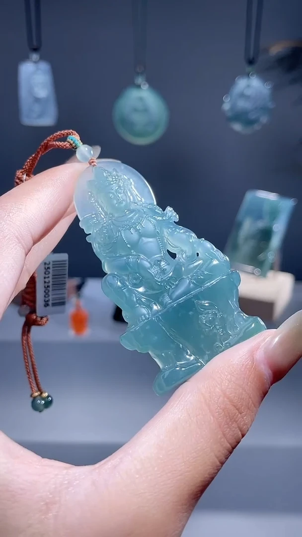 颈饰未镶嵌翡翠度母