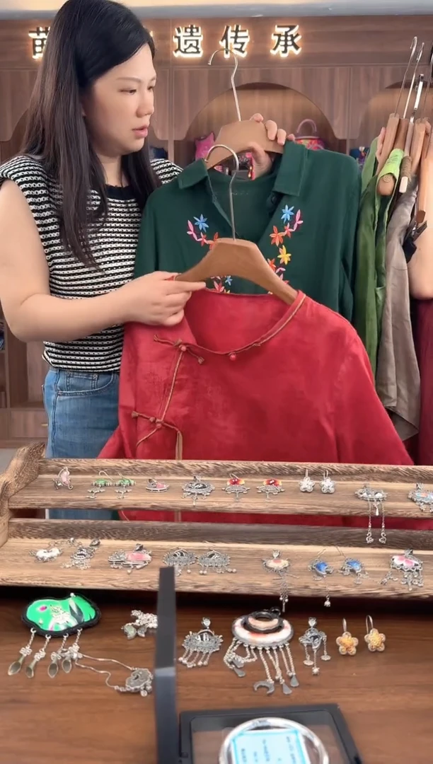 织绣扶光苗绣传承L10