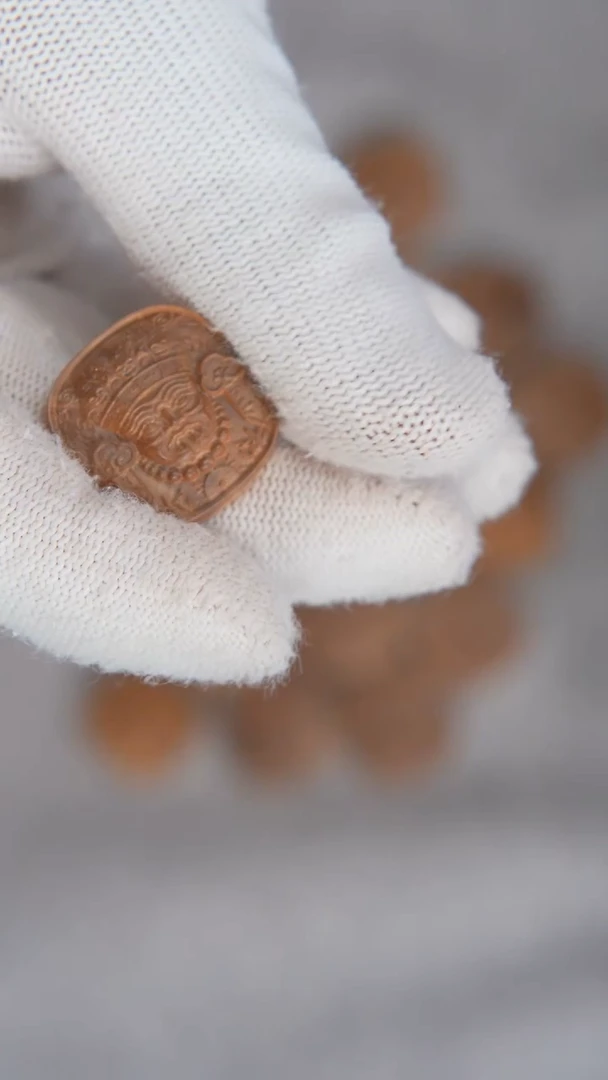 檀香木吊坠老山檀雕刻方牌扎基 随机发