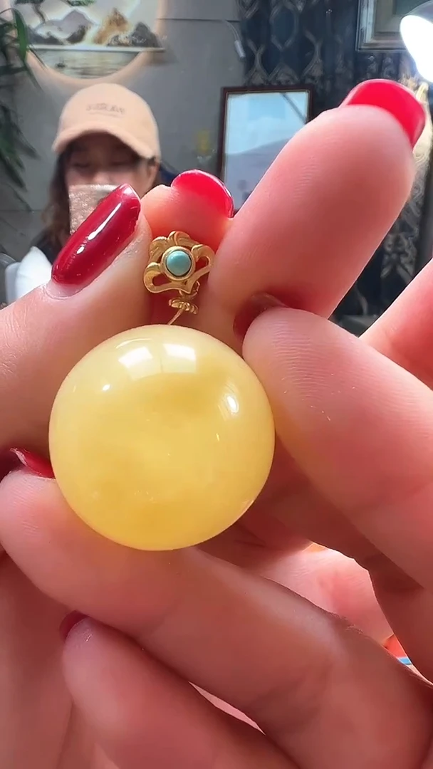 蜜蜡颈饰银S925镶嵌蜜蜡精工半圆太阳吊坠