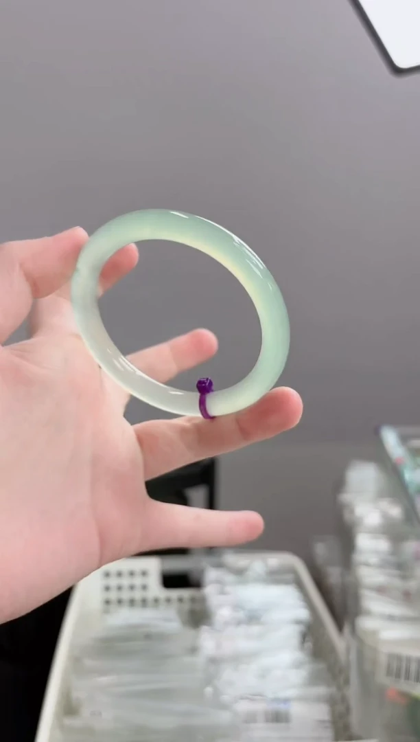 手镯玛瑙/玉髓未镶嵌55-56圈卡8