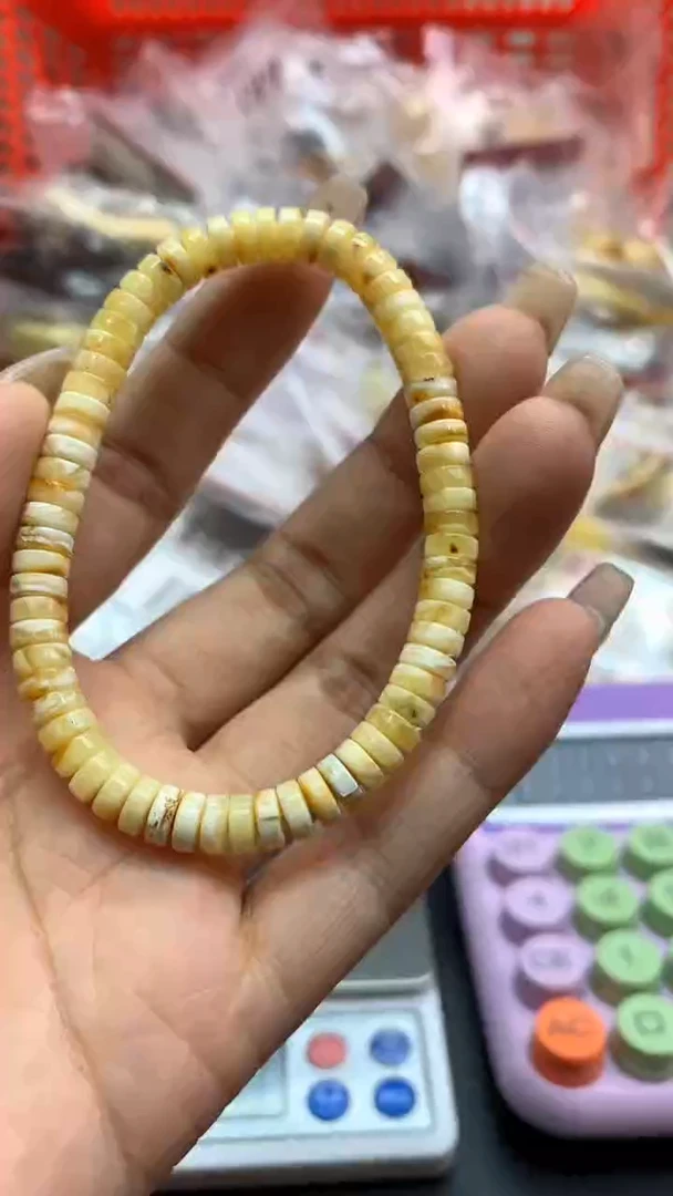 未镶嵌琥珀珠宝奇石2571