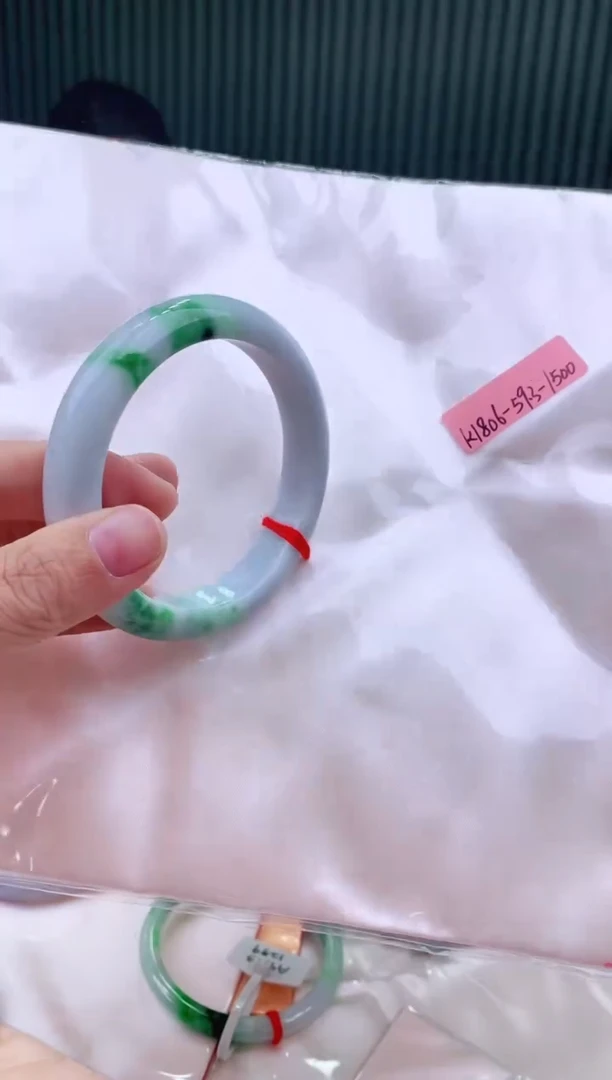 未镶嵌手镯翡翠59